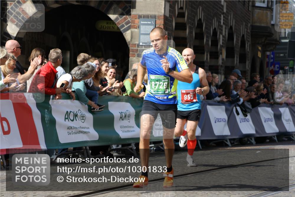13.09.2026 - 21. swb-Marathon Bremen Strokosch-Dieckow http://msf.ph/oto/10301833 13.09.2026 12:52:44 Ziel 525, 959, 1357, 1507, 7768, 417, 553, 2100, 7244, 8077, 9522 meine-sportfotos.de