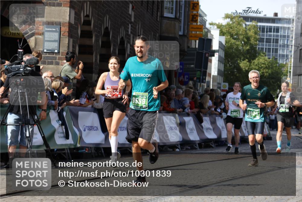 13.09.2026 - 21. swb-Marathon Bremen Strokosch-Dieckow http://msf.ph/oto/10301839 13.09.2026 13:21:57 Ziel 572, 1130, 1254, 2088, 2397, 2570, 2904, 3120, 3290, 3435, 3655, 3695, 3930, 4165, 5542, 6865, 7176, 8184, 8270, 8384, 8730, 8923, 9048, 9059, 9421, 9722, 13145, 148, 1601, 1645, 2051, 3021, 3652, 7625, 7917, 8452, 8924, 9599, 9839 meine-sportfotos.de