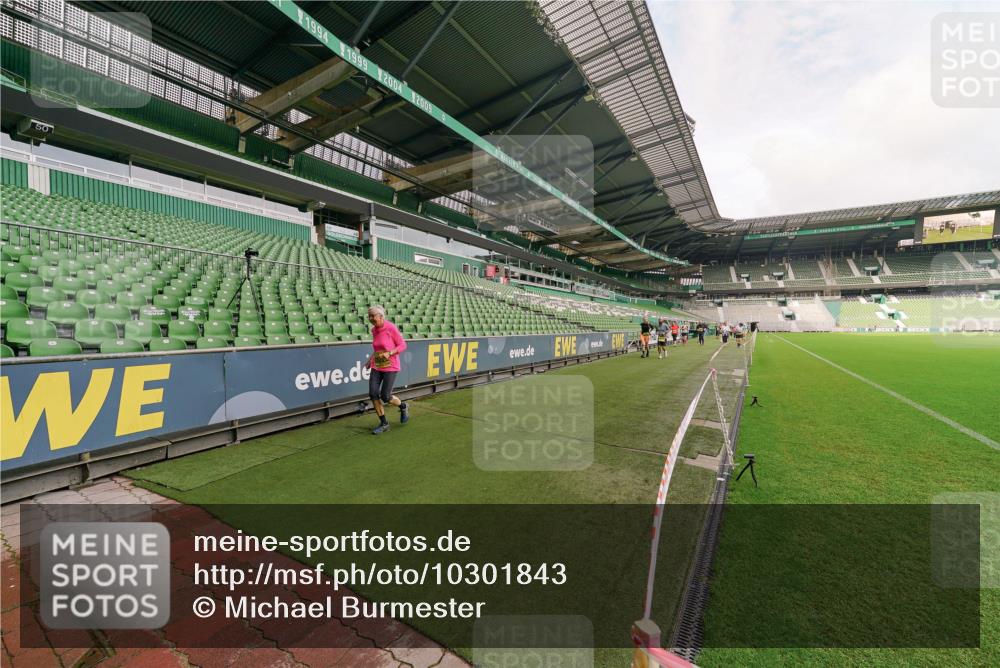13.09.2026 - 21. swb-Marathon Bremen Michael Burmester http://msf.ph/oto/10301843 13.09.2026 10:49:37 Laufen im Stadion 10407, 10413, 10440, 10627, 10667, 10710, 10754, 10789, 11031, 11254, 11266, 11541, 11712, 11780, 11851, 11942, 11980, 12440, 12471, 12542, 12561, 10137, 10161, 10194, 10202, 10242, 10344, 10430, 10472, 10524, 10535, 10568, 10600, 10651, 10895, 10933, 10970, 10979, 11050, 11181, 11200, 11244, 11296, 11309, 11367, 11457, 11529, 11530, 11546, 11573, 11574, 11579, 11639, 11675, 11709, 11760, 11821, 12089, 12153, 12177, 12178 meine-sportfotos.de