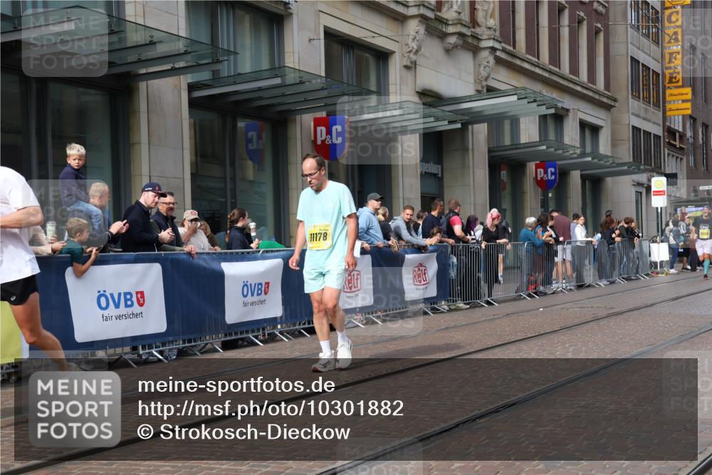 13.09.2026 - 21. swb-Marathon Bremen Strokosch-Dieckow http://msf.ph/oto/10301882 13.09.2026 10:50:02 Ziel 10170, 10233, 10525, 10840, 10923, 11111, 11128, 11178, 11497, 11499, 11622, 11680, 11742, 12045, 12078, 12240, 12269, 12447, 13562, 10452, 10508, 10593, 10709, 10876, 10966, 11005, 11007, 11035, 11183, 11415, 12380, 12510 meine-sportfotos.de