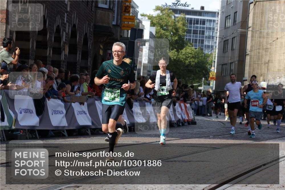 13.09.2026 - 21. swb-Marathon Bremen Strokosch-Dieckow http://msf.ph/oto/10301886 13.09.2026 13:21:59 Ziel 572, 1130, 1254, 2088, 2397, 2570, 2904, 3290, 3435, 3655, 3695, 3930, 3934, 4735, 5542, 6865, 7176, 8184, 8270, 8384, 8730, 9048, 9059, 9421, 13145, 148, 1601, 1645, 3021, 3652, 6621, 7625, 7917, 8452, 8924, 9839 meine-sportfotos.de