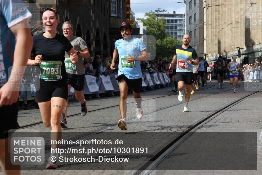 13.09.2026 - 21. swb-Marathon Bremen Strokosch-Dieckow http://msf.ph/oto/10301891 13.09.2026 13:29:52 Ziel 132, 1083, 1243, 1365, 1387, 1581, 2076, 2301, 2742, 2957, 3030, 3721, 4541, 4576, 5244, 5599, 6006, 6103, 6384, 6499, 6690, 6930, 7013, 7384, 7426, 7631, 7649, 7884, 8007, 8009, 8481, 8594, 8831, 9747, 9770, 10013, 13031, 1205, 1308, 1611, 1653, 1759, 1780, 1848, 2126, 3190, 3908, 5039, 5198, 5348, 5631, 6225, 6720, 6942, 6992, 6994, 7609, 7932, 8110, 8115, 8470, 9104, 9125 meine-sportfotos.de