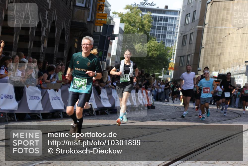 13.09.2026 - 21. swb-Marathon Bremen Strokosch-Dieckow http://msf.ph/oto/10301899 13.09.2026 13:21:59 Ziel 572, 1130, 1254, 2088, 2397, 2570, 2904, 3290, 3435, 3655, 3695, 3930, 3934, 4735, 5542, 6865, 7176, 8184, 8270, 8384, 8730, 9048, 9059, 9421, 13145, 148, 1601, 1645, 3021, 3652, 6621, 7625, 7917, 8452, 8924, 9839 meine-sportfotos.de