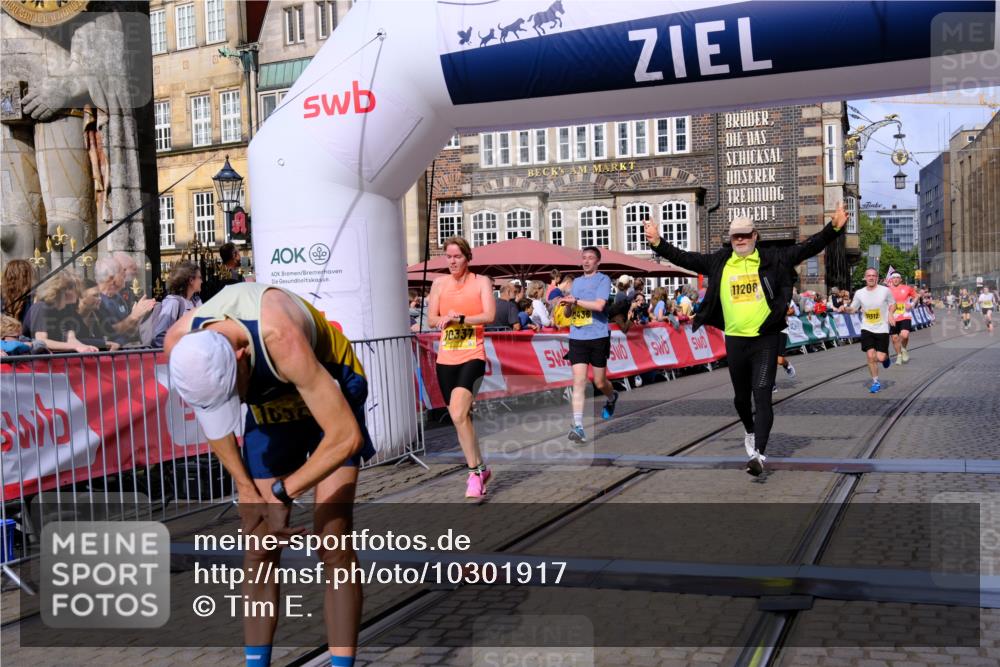 13.09.2026 - 21. swb-Marathon Bremen Tim E. http://msf.ph/oto/10301917 13.09.2026 10:44:10 Ziel 10337, 10342, 11019, 11208, 11312, 11447, 11614, 11930, 11948, 12250, 12253, 12436, 12559 meine-sportfotos.de
