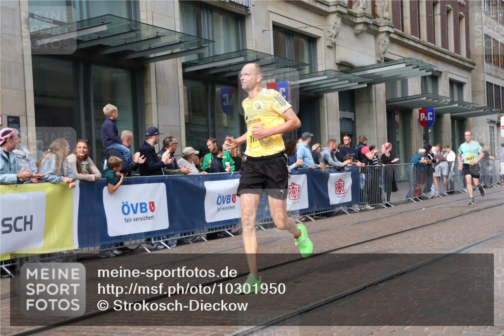 13.09.2026 - 21. swb-Marathon Bremen Strokosch-Dieckow http://msf.ph/oto/10301950 13.09.2026 10:50:09 Ziel 10170, 10233, 10525, 10840, 10923, 11178, 11220, 11276, 11497, 11499, 11622, 11664, 11680, 11742, 11774, 12045, 12078, 12269, 12309, 12447, 13562, 10452, 10508, 10593, 10876, 10966, 11005, 11035, 11111, 11128, 11183, 11415, 12240, 12380, 12510 meine-sportfotos.de