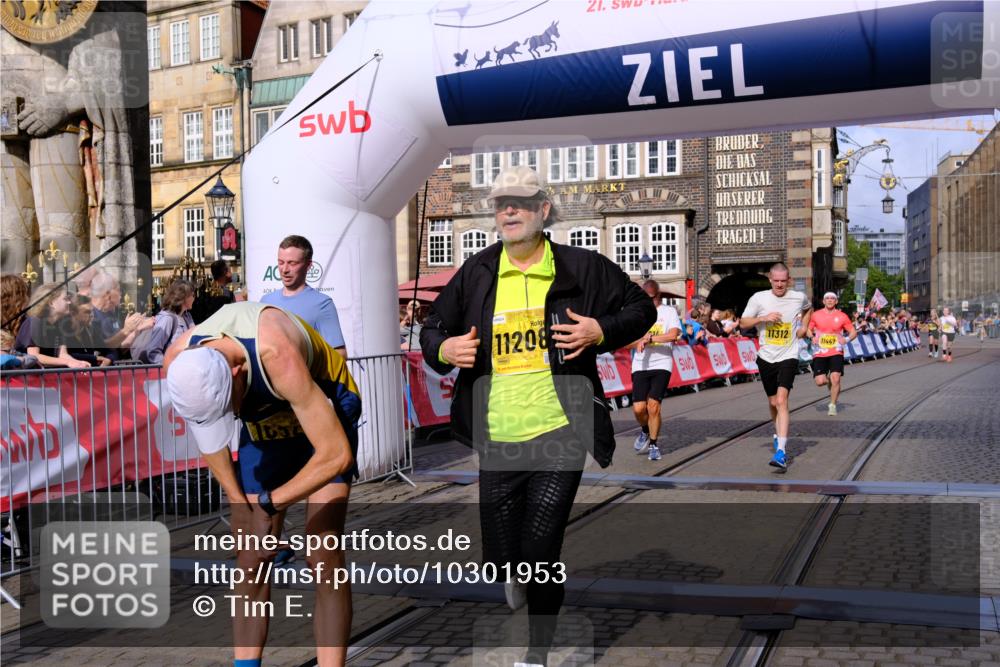 13.09.2026 - 21. swb-Marathon Bremen Tim E. http://msf.ph/oto/10301953 13.09.2026 10:44:11 Ziel 10337, 10342, 11019, 11208, 11312, 11447, 11614, 11930, 11948, 12250, 12253, 12436, 12559, 13538 meine-sportfotos.de