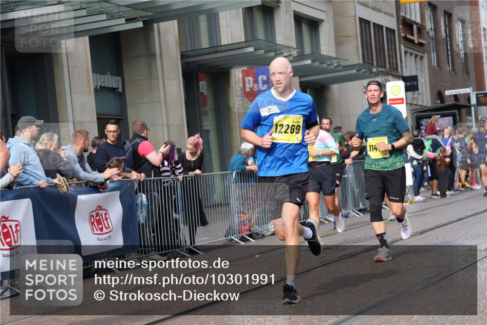 13.09.2026 - 21. swb-Marathon Bremen Strokosch-Dieckow http://msf.ph/oto/10301991 13.09.2026 10:50:12 Ziel 10170, 10233, 10525, 10840, 10923, 11178, 11220, 11276, 11497, 11499, 11622, 11664, 11680, 11742, 11774, 12045, 12052, 12078, 12269, 12309, 12447, 12488, 13544, 13562, 10452, 10508, 10593, 10876, 10966, 11005, 11035, 11111, 11128, 11178, 11415, 12240, 12269, 12380, 12510 meine-sportfotos.de