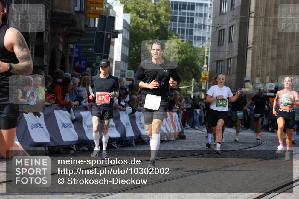13.09.2026 - 21. swb-Marathon Bremen Strokosch-Dieckow http://msf.ph/oto/10302002 13.09.2026 13:22:05 Ziel 572, 1130, 1209, 1254, 2088, 2397, 2570, 3290, 3338, 3435, 3695, 3774, 3930, 3934, 4581, 4735, 5542, 6865, 6976, 7098, 7176, 8438, 8947, 9059, 9421, 10120, 13145, 1601, 1645, 2499, 3021, 4204, 4211, 6621, 7625, 7917, 8447, 8574, 9668, 9839 meine-sportfotos.de