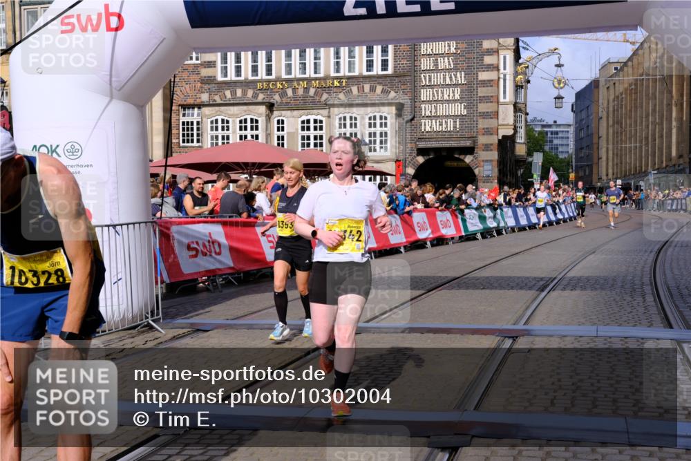 13.09.2026 - 21. swb-Marathon Bremen Tim E. http://msf.ph/oto/10302004 13.09.2026 10:44:19 Ziel 10337, 10342, 11108, 11208, 11312, 11447, 11614, 11644, 11758, 11930, 12436, 12559, 13538 meine-sportfotos.de