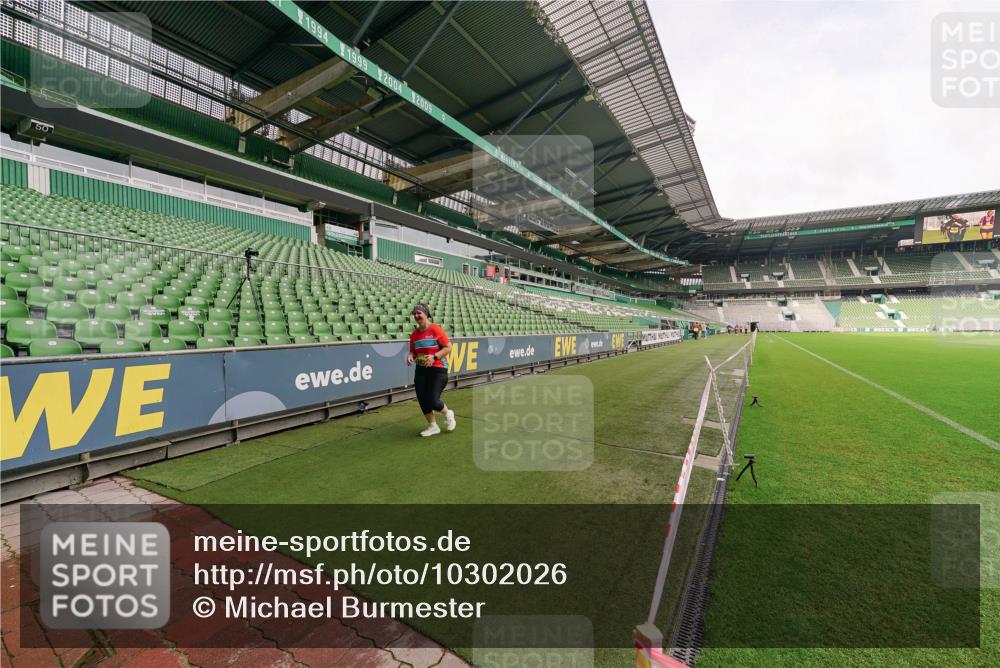 13.09.2026 - 21. swb-Marathon Bremen Michael Burmester http://msf.ph/oto/10302026 13.09.2026 10:54:12 Laufen im Stadion 12163, 12416, 10533, 10534, 10573, 10627, 10650, 10667, 10710, 10968, 11031, 11195, 11266, 11352, 11496, 11780, 11807, 12377, 12408, 12440, 12535 meine-sportfotos.de