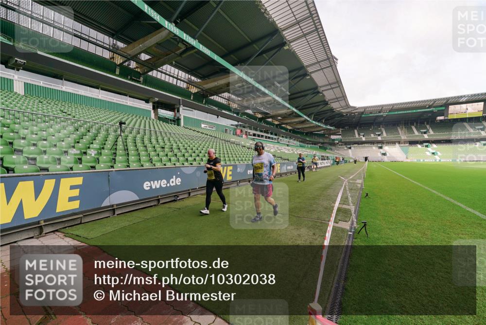 13.09.2026 - 21. swb-Marathon Bremen Michael Burmester http://msf.ph/oto/10302038 13.09.2026 10:54:56 Laufen im Stadion 12163, 10387, 10533, 10534, 10573, 10650, 10967, 10968, 11017, 11025, 11161, 11195, 11341, 11352, 11496, 11538, 11807, 12377, 12408, 12535, 12546 meine-sportfotos.de