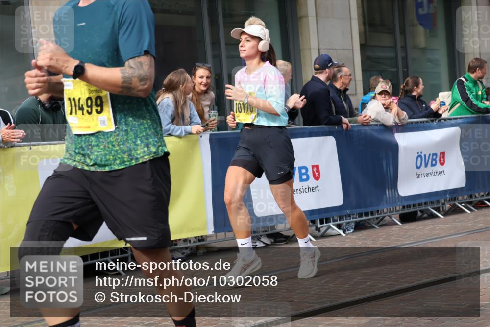 13.09.2026 - 21. swb-Marathon Bremen Strokosch-Dieckow http://msf.ph/oto/10302058 13.09.2026 10:50:16 Ziel 10233, 10267, 10525, 10764, 10840, 10923, 11220, 11276, 11622, 11664, 11680, 11742, 11753, 11774, 12045, 12052, 12078, 12309, 12447, 12488, 13544, 13562, 10170, 10452, 10593, 10876, 11111, 11128, 11178, 11415, 11497, 11499, 12240, 12269, 12510 meine-sportfotos.de