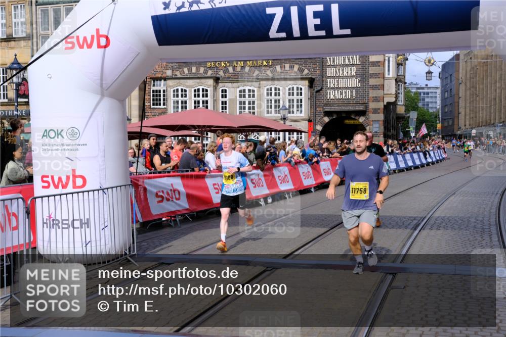 13.09.2026 - 21. swb-Marathon Bremen Tim E. http://msf.ph/oto/10302060 13.09.2026 10:44:25 Ziel 10342, 11108, 11447, 11644, 11758, 11930, 12559, 13538 meine-sportfotos.de