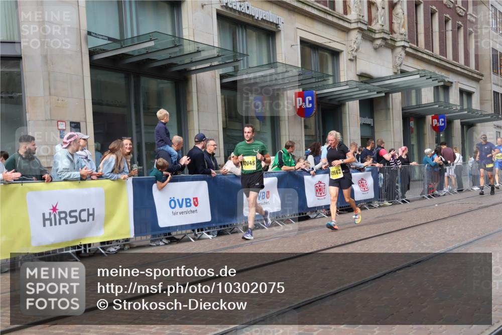 13.09.2026 - 21. swb-Marathon Bremen Strokosch-Dieckow http://msf.ph/oto/10302075 13.09.2026 10:50:17 Ziel 10233, 10267, 10525, 10764, 10840, 10923, 11220, 11276, 11622, 11664, 11680, 11742, 11753, 11774, 12045, 12052, 12070, 12078, 12309, 12447, 12488, 13544, 13562, 10170, 10452, 10876, 11111, 11128, 11178, 11415, 11497, 11499, 12240, 12269, 12510 meine-sportfotos.de