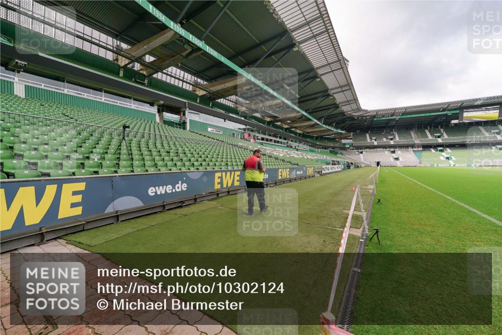 13.09.2026 - 21. swb-Marathon Bremen Michael Burmester http://msf.ph/oto/10302124 13.09.2026 11:39:31 Laufen im Stadion  meine-sportfotos.de