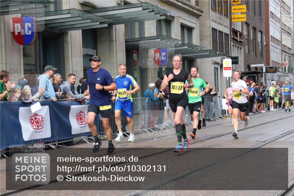 13.09.2026 - 21. swb-Marathon Bremen Strokosch-Dieckow http://msf.ph/oto/10302131 13.09.2026 10:50:20 Ziel 10233, 10267, 10525, 10764, 10840, 11076, 11220, 11276, 11622, 11664, 11742, 11753, 11774, 11961, 12052, 12070, 12078, 12309, 12447, 12488, 13544, 10170, 10452, 10876, 10923, 11111, 11128, 11178, 11415, 11497, 11499, 11680, 12045, 12240, 12269, 12510, 13562 meine-sportfotos.de