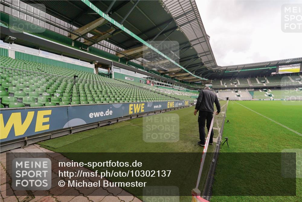 13.09.2026 - 21. swb-Marathon Bremen Michael Burmester http://msf.ph/oto/10302137 13.09.2026 11:47:16 Laufen im Stadion  meine-sportfotos.de