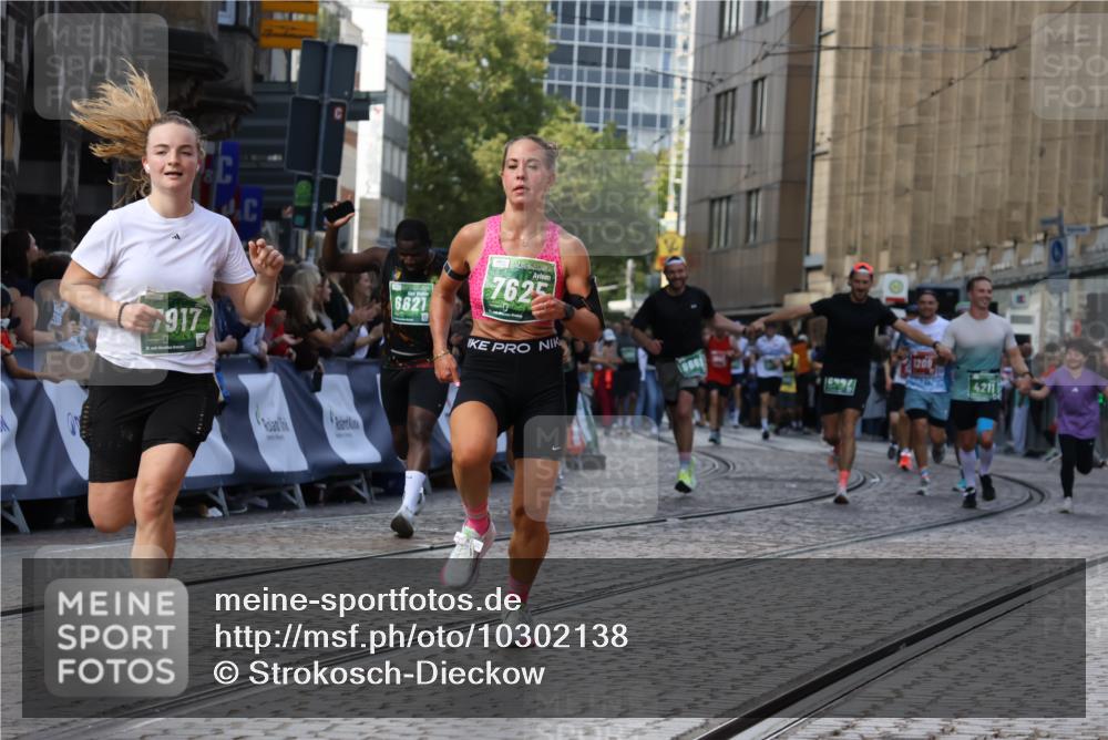 13.09.2026 - 21. swb-Marathon Bremen Strokosch-Dieckow http://msf.ph/oto/10302138 13.09.2026 13:22:09 Ziel 141, 572, 1209, 1254, 2051, 2088, 2397, 3290, 3338, 3695, 3774, 3934, 4581, 4735, 5193, 6865, 6976, 7098, 8438, 8947, 9059, 9421, 10120, 1601, 2499, 4204, 4211, 6621, 7625, 7917, 8447, 8574, 9668 meine-sportfotos.de