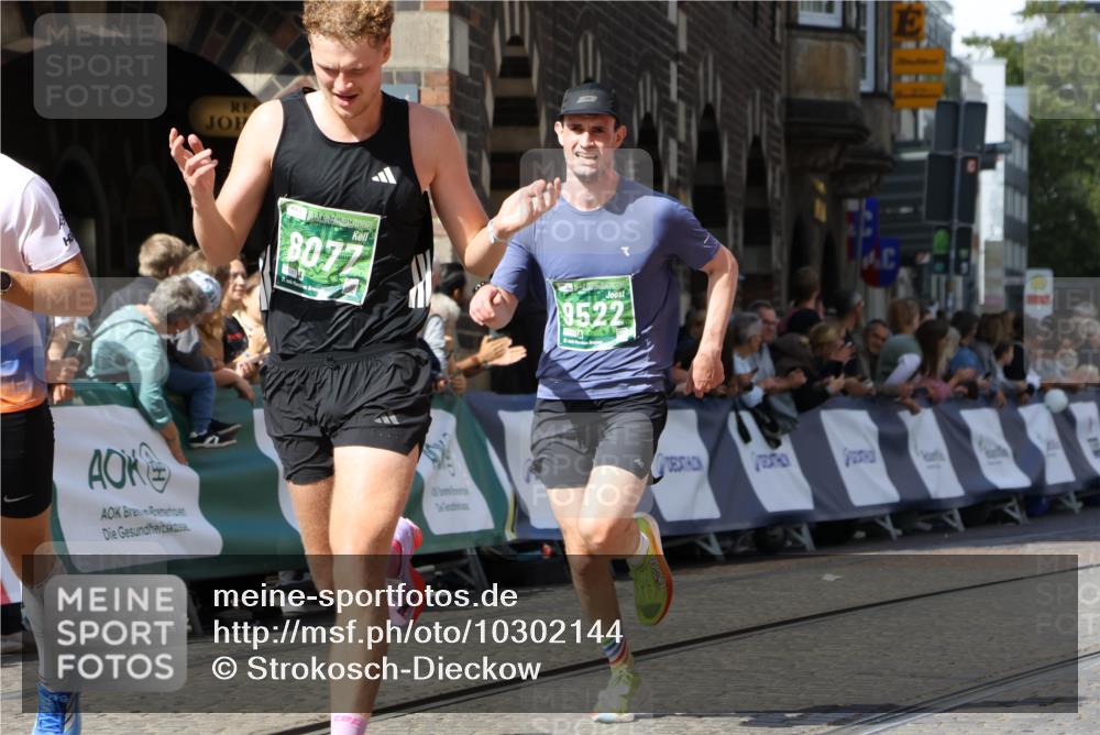 13.09.2026 - 21. swb-Marathon Bremen Strokosch-Dieckow http://msf.ph/oto/10302144 13.09.2026 12:52:57 Ziel 525, 553, 7768, 8729, 2585, 7650 meine-sportfotos.de