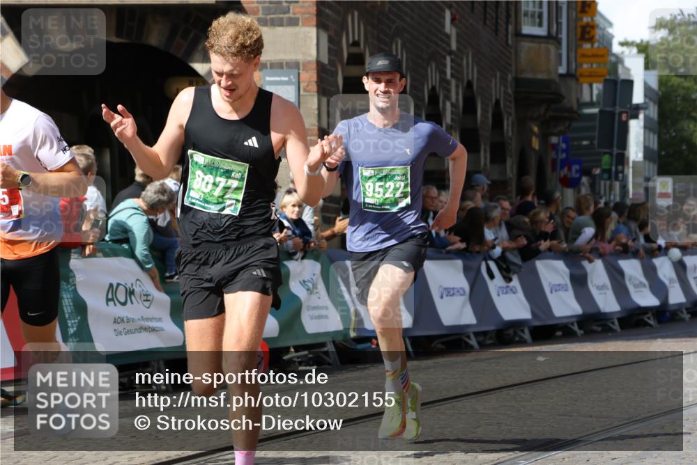 13.09.2026 - 21. swb-Marathon Bremen Strokosch-Dieckow http://msf.ph/oto/10302155 13.09.2026 12:52:57 Ziel 525, 553, 7768, 8729, 2585, 7650 meine-sportfotos.de