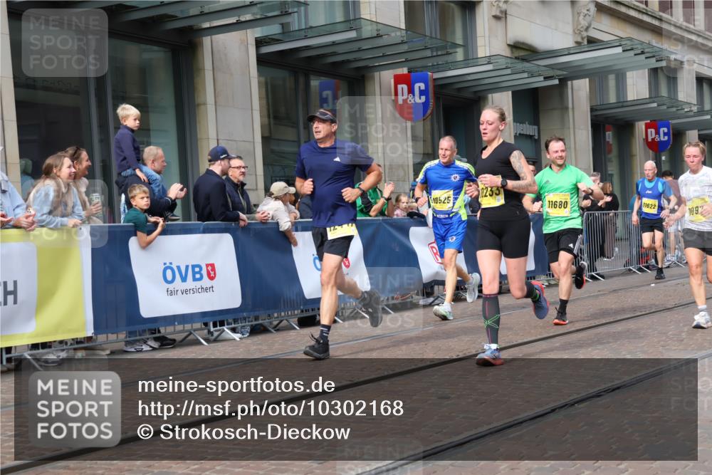 13.09.2026 - 21. swb-Marathon Bremen Strokosch-Dieckow http://msf.ph/oto/10302168 13.09.2026 10:50:21 Ziel 10233, 10267, 10525, 10764, 10840, 11076, 11220, 11276, 11622, 11664, 11742, 11753, 11774, 11961, 12052, 12070, 12078, 12309, 12447, 12488, 12560, 13544, 10170, 10233, 10876, 10923, 11111, 11128, 11178, 11415, 11497, 11499, 11622, 11680, 12045, 12240, 12269, 12510, 13562 meine-sportfotos.de