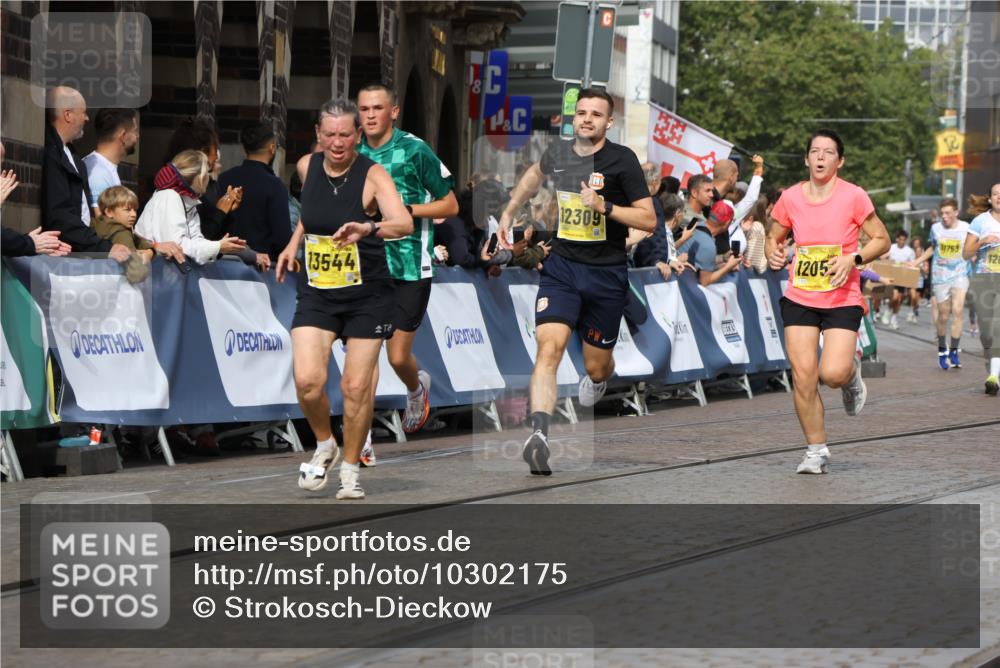13.09.2026 - 21. swb-Marathon Bremen Strokosch-Dieckow http://msf.ph/oto/10302175 13.09.2026 10:50:47 Ziel 10170, 10233, 10525, 10840, 10923, 11178, 11220, 11276, 11497, 11499, 11622, 11664, 11680, 11742, 11774, 12045, 12078, 12269, 12447, 13562, 10200, 10537, 11076, 11087, 11170, 11625, 11626, 12004, 12179, 12303, 12351, 12407, 12560 meine-sportfotos.de