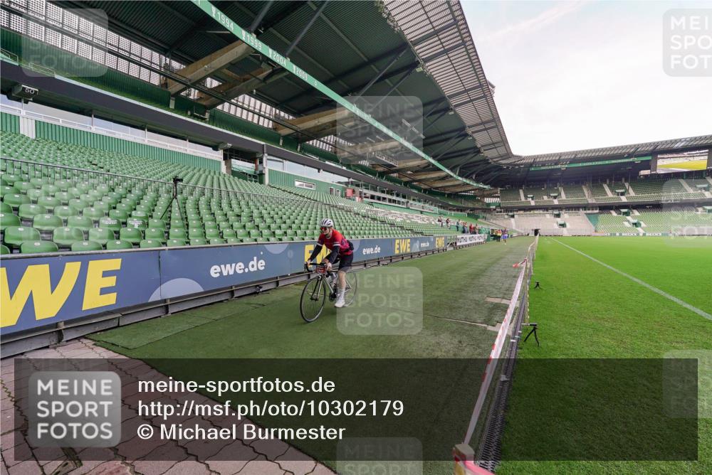 13.09.2026 - 21. swb-Marathon Bremen Michael Burmester http://msf.ph/oto/10302179 13.09.2026 12:00:55 Laufen im Stadion 1956 meine-sportfotos.de