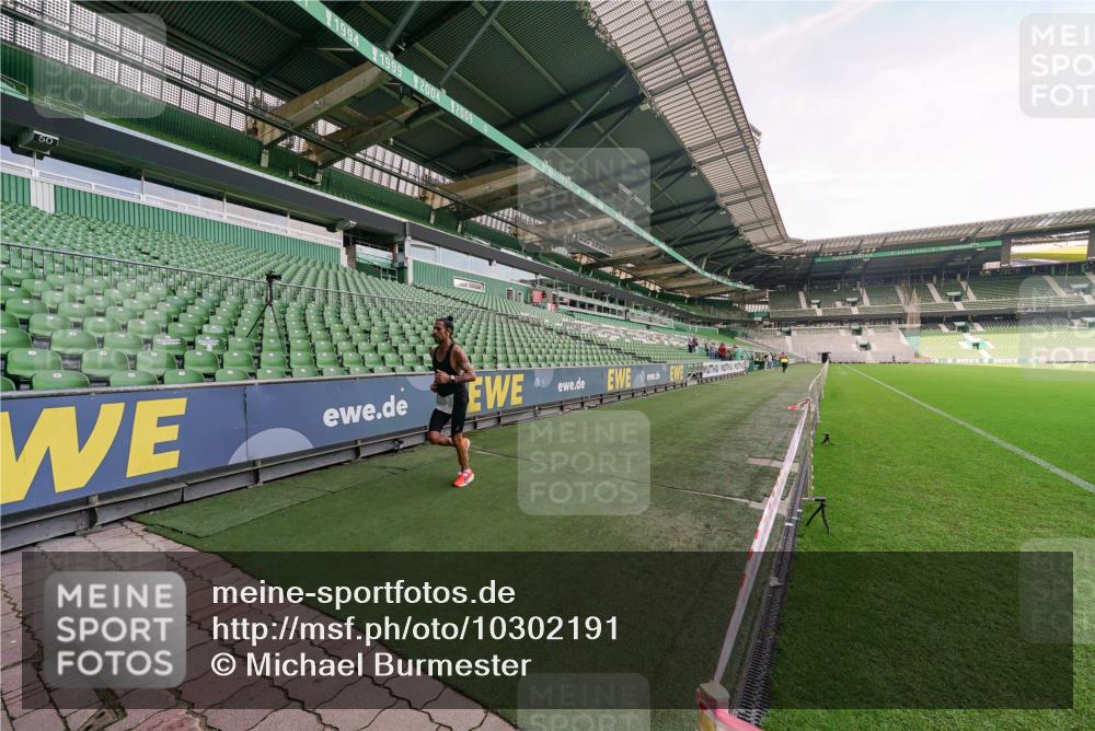 13.09.2026 - 21. swb-Marathon Bremen Michael Burmester http://msf.ph/oto/10302191 13.09.2026 12:01:30 Laufen im Stadion 1956 meine-sportfotos.de