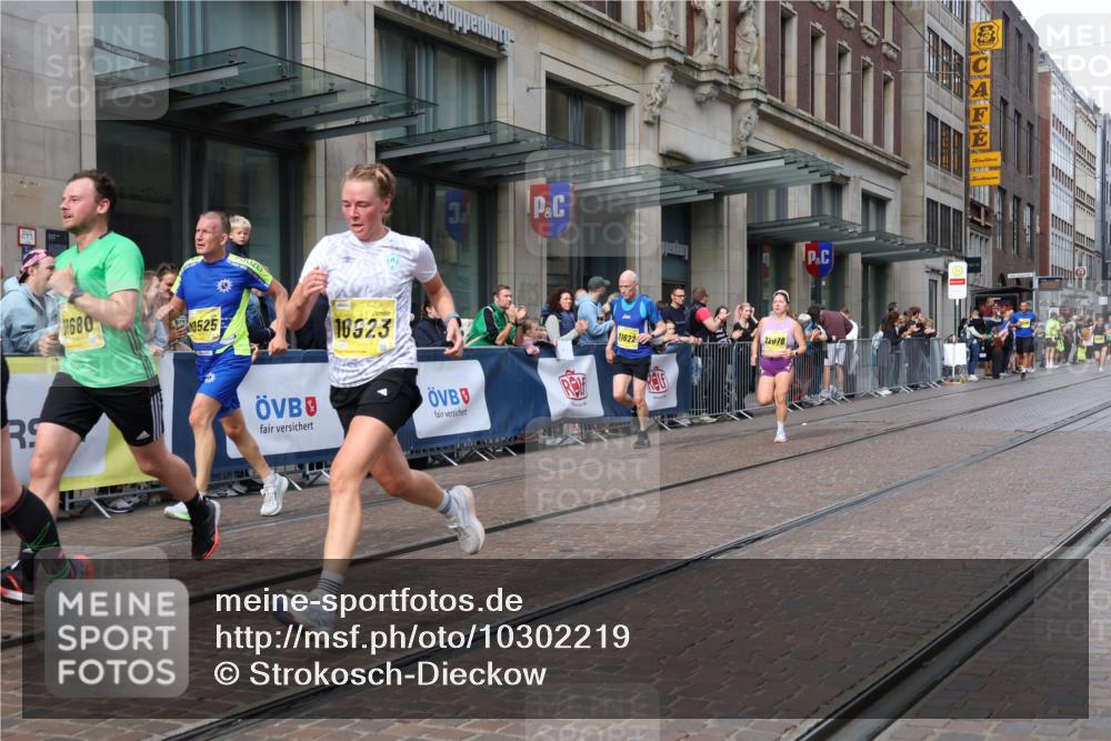 13.09.2026 - 21. swb-Marathon Bremen Strokosch-Dieckow http://msf.ph/oto/10302219 13.09.2026 10:50:22 Ziel 10267, 10525, 10764, 10840, 11076, 11170, 11220, 11276, 11664, 11742, 11753, 11774, 11961, 12052, 12070, 12078, 12179, 12309, 12447, 12488, 12560, 13544, 10170, 10233, 10876, 10923, 11111, 11128, 11178, 11415, 11497, 11499, 11622, 11680, 12045, 12240, 12269, 12510, 13562 meine-sportfotos.de