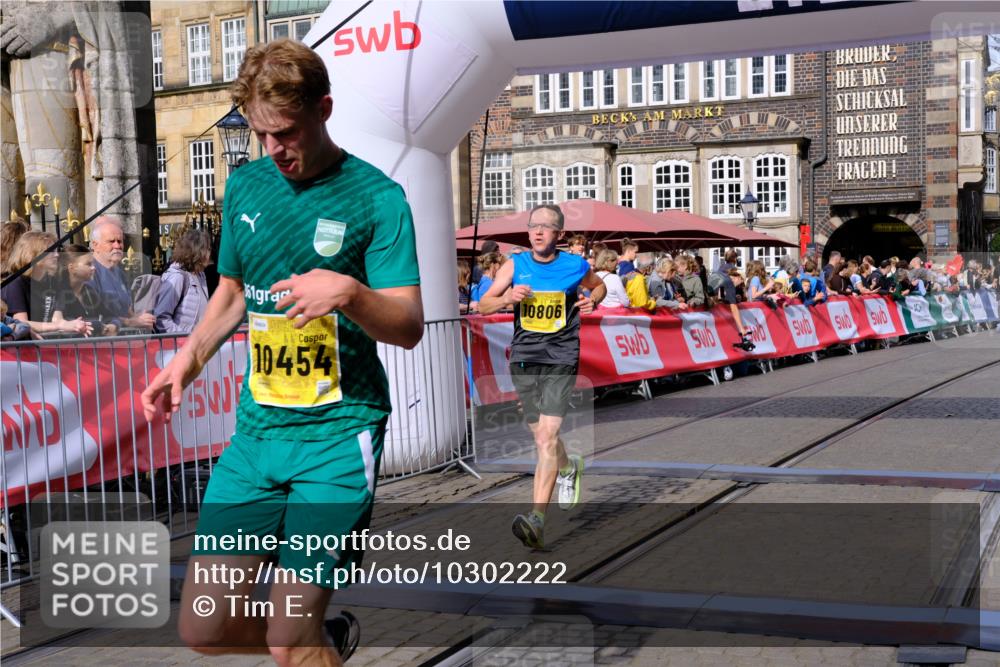 13.09.2026 - 21. swb-Marathon Bremen Tim E. http://msf.ph/oto/10302222 13.09.2026 10:44:49 Ziel 10454, 10806, 10861, 10956, 11438, 11615, 12473 meine-sportfotos.de