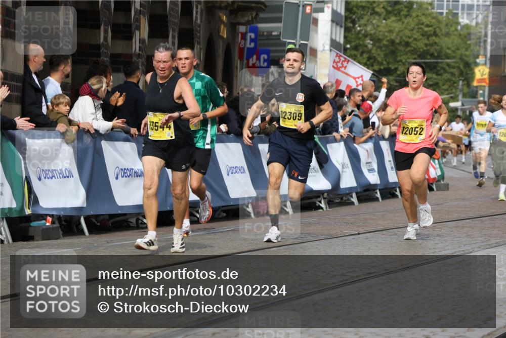 13.09.2026 - 21. swb-Marathon Bremen Strokosch-Dieckow http://msf.ph/oto/10302234 13.09.2026 10:50:47 Ziel 10170, 10233, 10525, 10840, 10923, 11178, 11220, 11276, 11497, 11499, 11622, 11664, 11680, 11742, 11774, 12045, 12078, 12269, 12447, 13562, 10200, 10537, 11076, 11087, 11170, 11625, 11626, 12004, 12179, 12303, 12351, 12407, 12560 meine-sportfotos.de