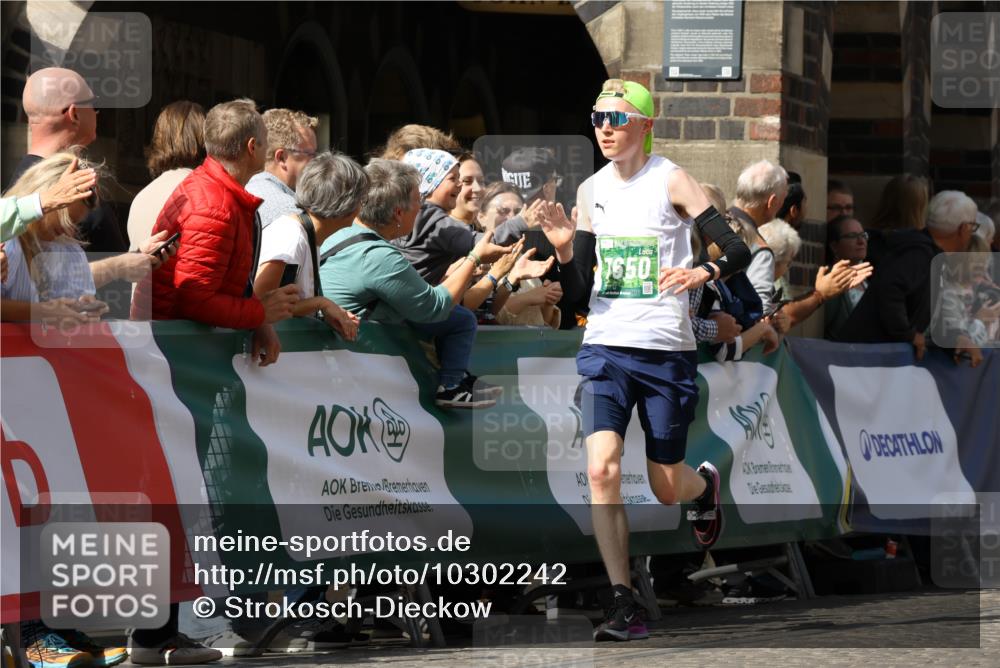13.09.2026 - 21. swb-Marathon Bremen Strokosch-Dieckow http://msf.ph/oto/10302242 13.09.2026 12:53:08 Ziel 417, 553, 2100, 7244, 8077, 8729, 9522, 2585, 2670, 7650, 8081 meine-sportfotos.de
