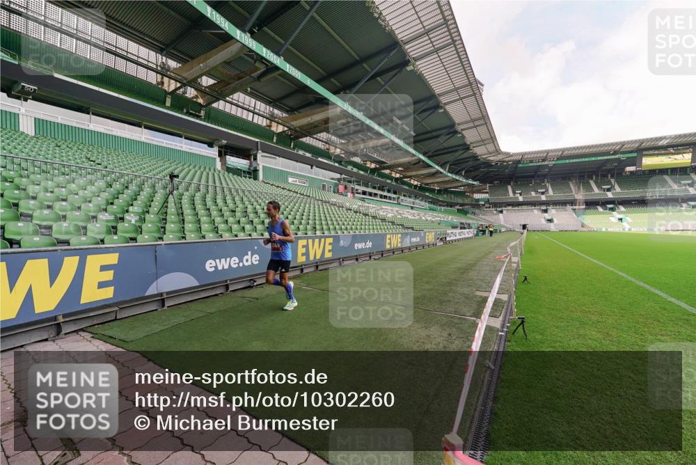 13.09.2026 - 21. swb-Marathon Bremen Michael Burmester http://msf.ph/oto/10302260 13.09.2026 12:12:58 Laufen im Stadion 317, 443, 614, 796, 1149, 692 meine-sportfotos.de