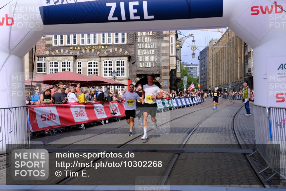 13.09.2026 - 21. swb-Marathon Bremen Tim E. http://msf.ph/oto/10302268 13.09.2026 10:44:53 Ziel 10454, 10806, 10861, 11438, 11615, 11704, 12473 meine-sportfotos.de