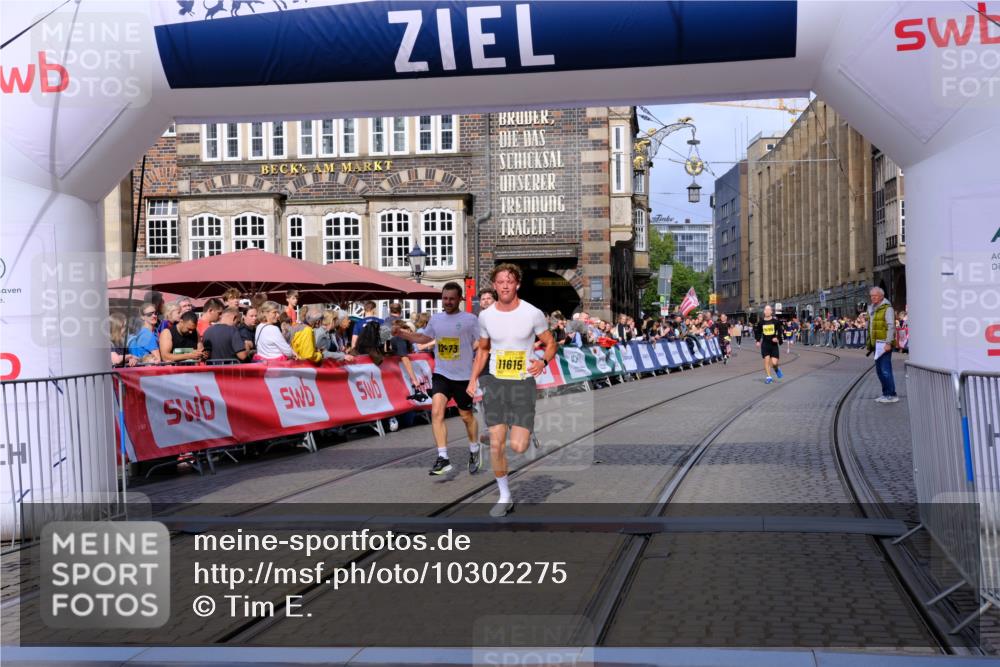 13.09.2026 - 21. swb-Marathon Bremen Tim E. http://msf.ph/oto/10302275 13.09.2026 10:44:53 Ziel 10454, 10806, 10861, 11438, 11615, 11704, 12473 meine-sportfotos.de