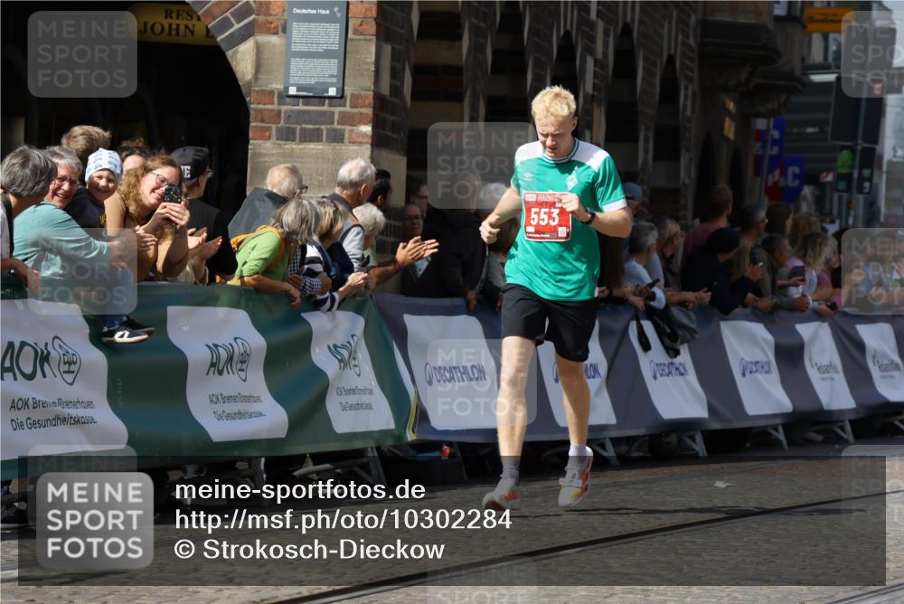 13.09.2026 - 21. swb-Marathon Bremen Strokosch-Dieckow http://msf.ph/oto/10302284 13.09.2026 12:53:09 Ziel 417, 553, 2100, 7244, 8077, 8729, 9522, 2585, 2670, 8081 meine-sportfotos.de