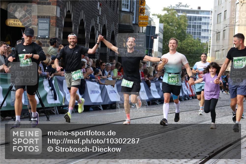 13.09.2026 - 21. swb-Marathon Bremen Strokosch-Dieckow http://msf.ph/oto/10302287 13.09.2026 13:22:15 Ziel 141, 148, 572, 1209, 2051, 3338, 3652, 3774, 3934, 4581, 4735, 5193, 6976, 7098, 8438, 8452, 8924, 8947, 9421, 9599, 10120, 1933, 2499, 3855, 4204, 4211, 4697, 8447, 8574, 9668 meine-sportfotos.de