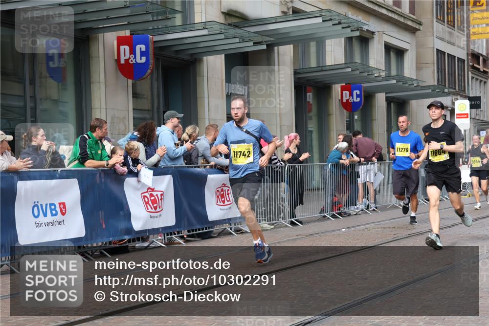 13.09.2026 - 21. swb-Marathon Bremen Strokosch-Dieckow http://msf.ph/oto/10302291 13.09.2026 10:50:28 Ziel 10267, 10537, 10764, 11076, 11087, 11170, 11220, 11276, 11664, 11753, 11774, 11961, 12004, 12052, 12070, 12179, 12309, 12351, 12488, 12560, 13544, 10170, 10233, 10525, 10840, 10923, 11111, 11128, 11178, 11276, 11497, 11499, 11622, 11680, 11742, 12045, 12078, 12240, 12269, 12447, 13562 meine-sportfotos.de