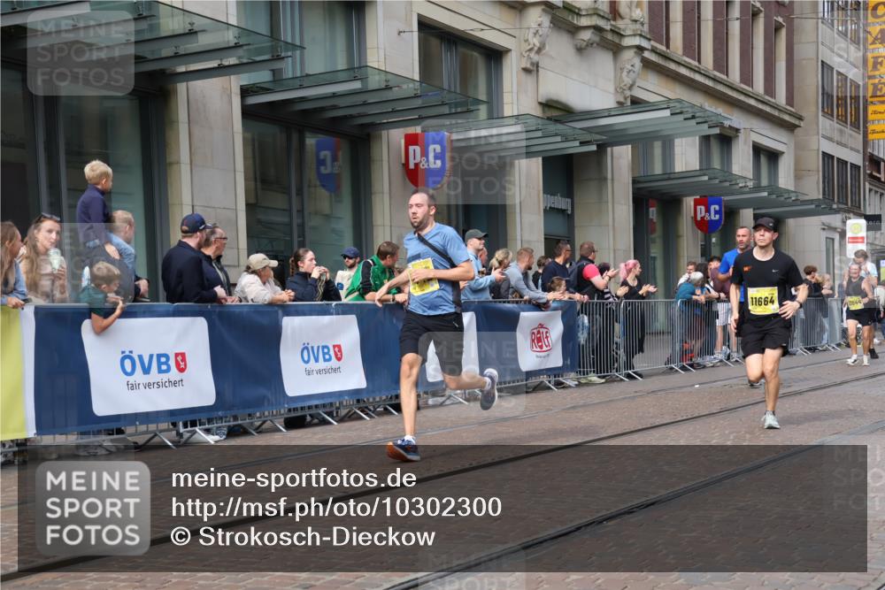 13.09.2026 - 21. swb-Marathon Bremen Strokosch-Dieckow http://msf.ph/oto/10302300 13.09.2026 10:50:29 Ziel 10200, 10267, 10537, 10764, 11076, 11087, 11170, 11220, 11664, 11753, 11774, 11961, 12004, 12052, 12070, 12179, 12309, 12351, 12488, 12560, 13544, 10170, 10233, 10525, 10840, 10923, 11111, 11128, 11178, 11276, 11497, 11499, 11622, 11664, 11680, 11742, 12045, 12078, 12269, 12447, 13562 meine-sportfotos.de