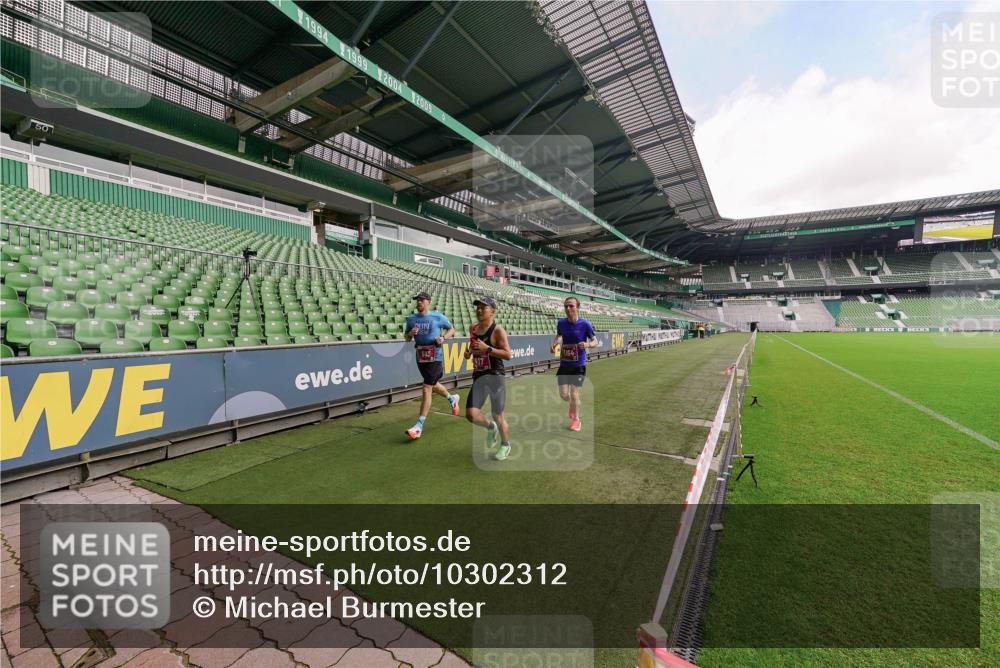 13.09.2026 - 21. swb-Marathon Bremen Michael Burmester http://msf.ph/oto/10302312 13.09.2026 12:17:16 Laufen im Stadion 513, 917, 1154, 1190, 1192, 1263, 245, 317, 540, 796, 822, 1149 meine-sportfotos.de