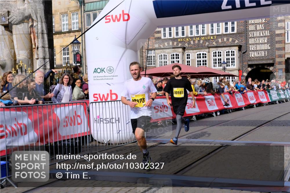 13.09.2026 - 21. swb-Marathon Bremen Tim E. http://msf.ph/oto/10302327 13.09.2026 10:44:55 Ziel 10454, 10806, 10861, 11438, 11615, 11704, 12425, 12473 meine-sportfotos.de
