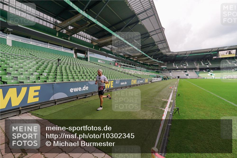 13.09.2026 - 21. swb-Marathon Bremen Michael Burmester http://msf.ph/oto/10302345 13.09.2026 12:22:48 Laufen im Stadion 129, 236, 642, 1567, 1238 meine-sportfotos.de