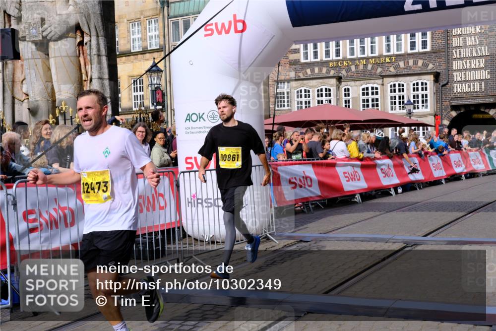 13.09.2026 - 21. swb-Marathon Bremen Tim E. http://msf.ph/oto/10302349 13.09.2026 10:44:55 Ziel 10454, 10806, 10861, 11438, 11615, 11704, 12425, 12473 meine-sportfotos.de