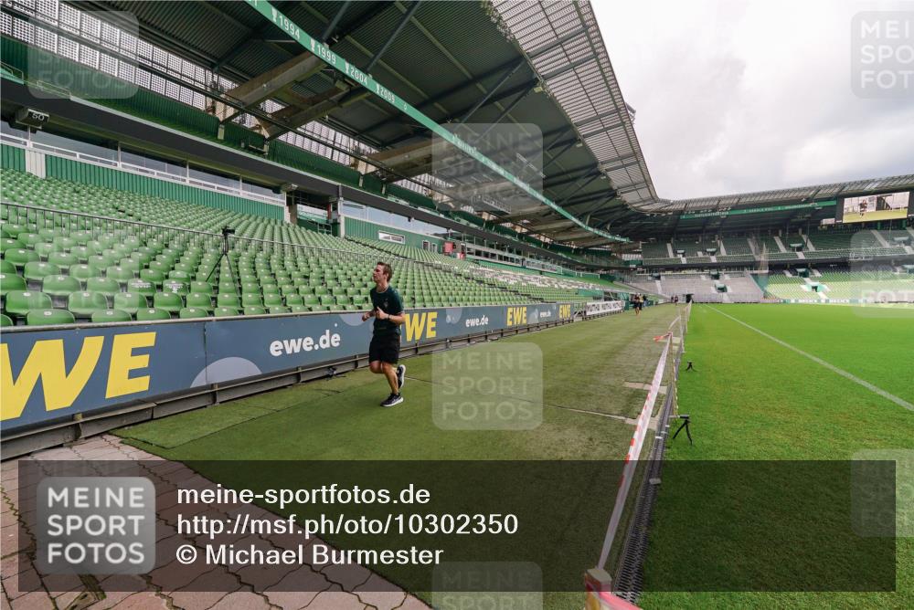 13.09.2026 - 21. swb-Marathon Bremen Michael Burmester http://msf.ph/oto/10302350 13.09.2026 12:23:18 Laufen im Stadion 129, 236, 289, 798, 1483, 1490, 1567, 634, 1238 meine-sportfotos.de