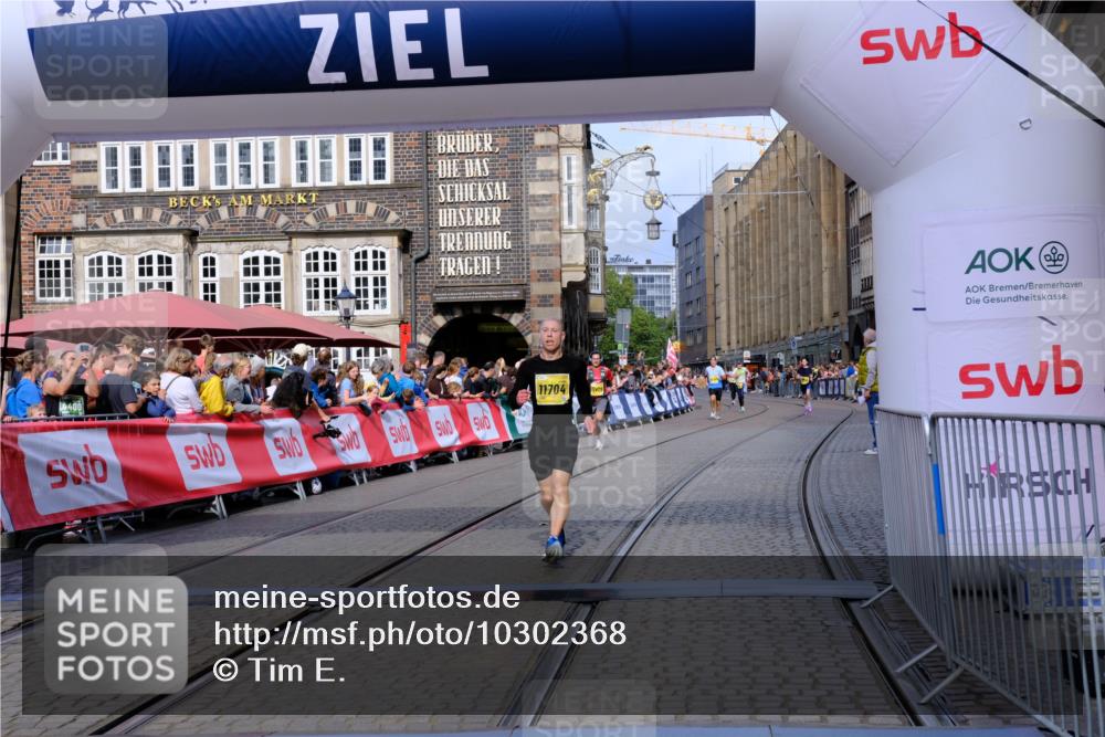 13.09.2026 - 21. swb-Marathon Bremen Tim E. http://msf.ph/oto/10302368 13.09.2026 10:44:58 Ziel 10454, 10806, 10861, 11615, 11692, 11704, 12425, 12473 meine-sportfotos.de