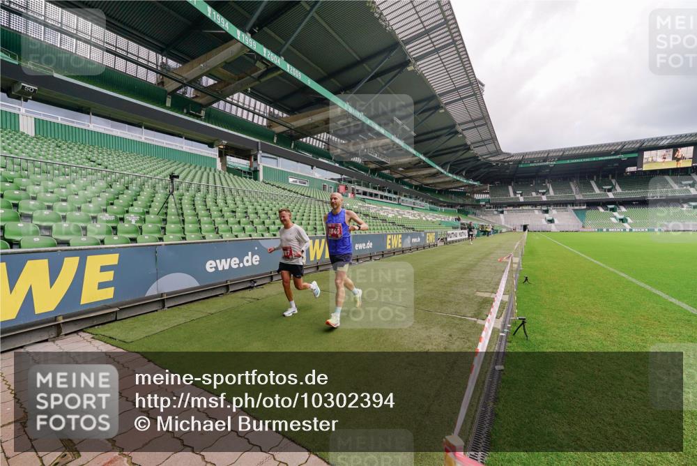 13.09.2026 - 21. swb-Marathon Bremen Michael Burmester http://msf.ph/oto/10302394 13.09.2026 12:25:54 Laufen im Stadion 206, 322, 447, 814, 841, 875, 968, 1187, 1313, 1544, 1840, 2044, 2143, 129, 236, 642 meine-sportfotos.de