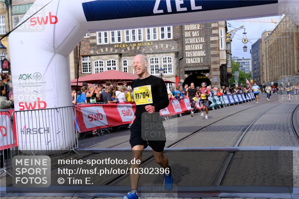13.09.2026 - 21. swb-Marathon Bremen Tim E. http://msf.ph/oto/10302396 13.09.2026 10:45:00 Ziel 10266, 10454, 10806, 10861, 11615, 11692, 11704, 12302, 12425, 12473 meine-sportfotos.de