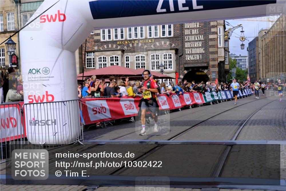 13.09.2026 - 21. swb-Marathon Bremen Tim E. http://msf.ph/oto/10302422 13.09.2026 10:45:02 Ziel 10266, 10628, 10861, 11615, 11692, 11704, 12302, 12425, 12473 meine-sportfotos.de