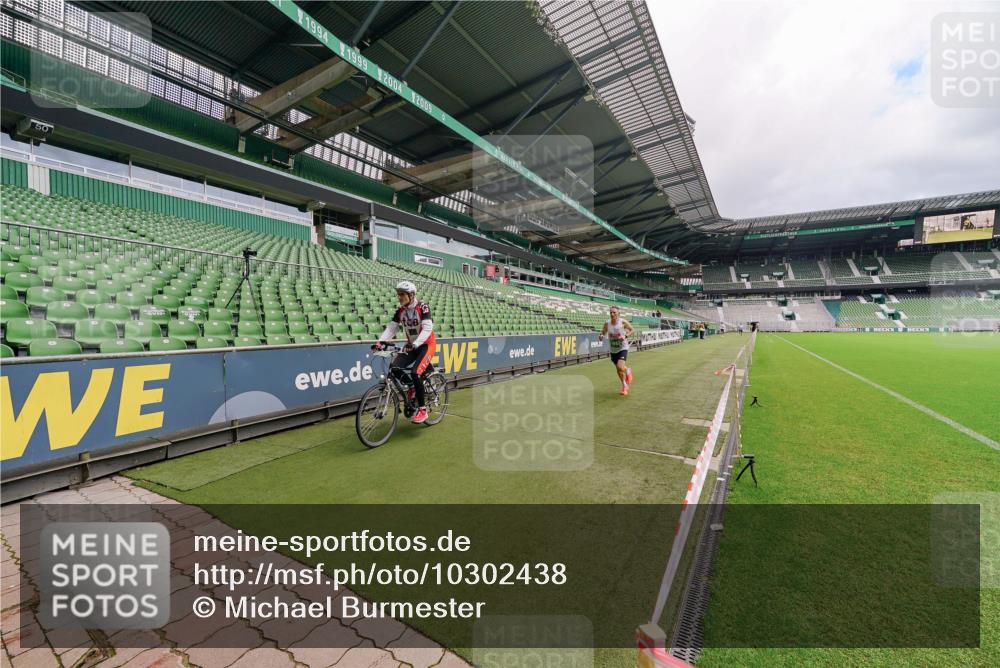 13.09.2026 - 21. swb-Marathon Bremen Michael Burmester http://msf.ph/oto/10302438 13.09.2026 12:27:02 Laufen im Stadion 103, 206, 238, 322, 420, 447, 841, 875, 968, 1187, 1352, 1840, 2032, 2044, 2143, 4264, 129, 149, 236, 289, 798, 1483, 1490, 1567 meine-sportfotos.de