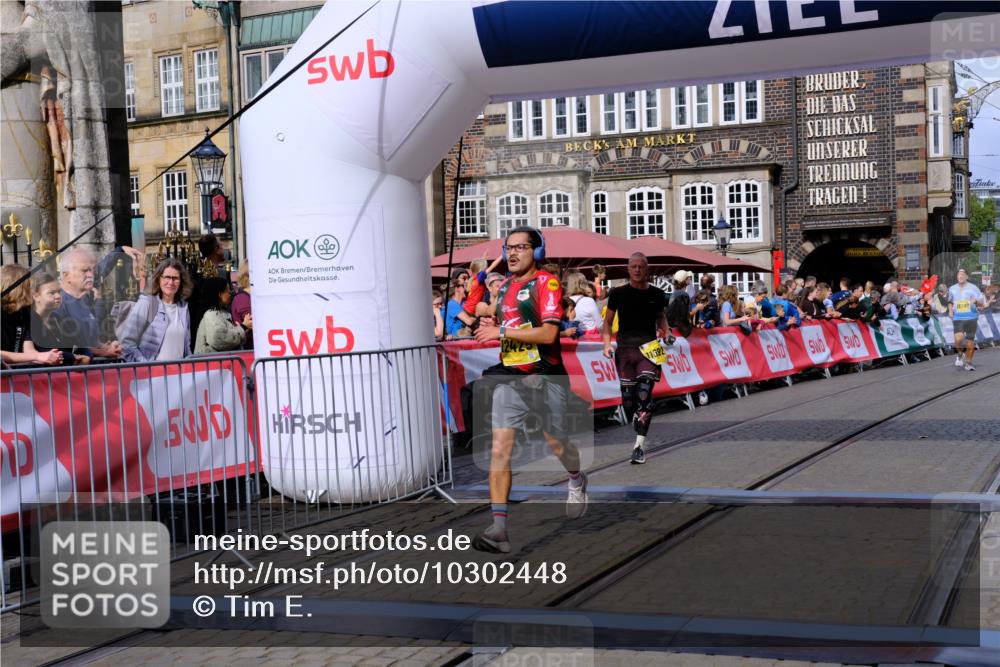 13.09.2026 - 21. swb-Marathon Bremen Tim E. http://msf.ph/oto/10302448 13.09.2026 10:45:03 Ziel 10266, 10628, 10861, 11615, 11692, 11704, 12302, 12425, 12473 meine-sportfotos.de